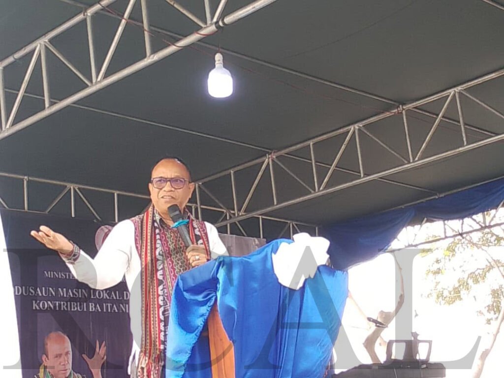 Ministru Komersiu no Industria Nino Pereira